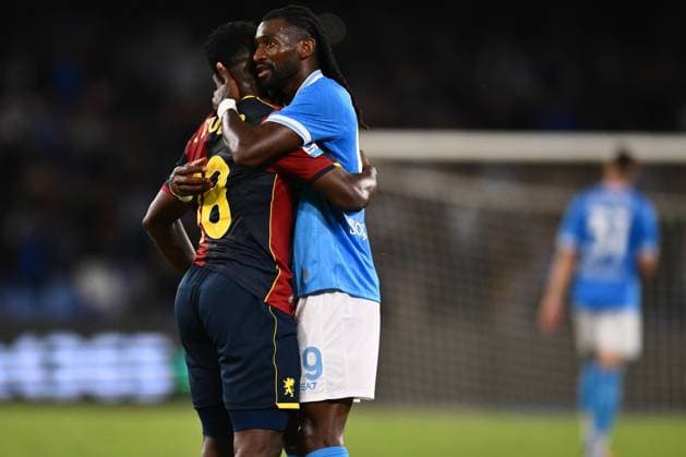 SSC Napoli v Genoa CFC - Serie A Caleb Ekuban of Genoa C.F.C. and Andre-Frank Zambo Anguissa of S.S.C. Napoli are at the end of the match during the 6th day of the Serie A Championship between S.S.C. Napoli and Genoa C.F.C. at the Diego Armando Maradona Stadium in Naples, Italy, on October 5, 2025. Naples Italy Italy  Copyright: xDomenicoxCippitellix originalFilename:cippitelli-sscnapol251005_npX3M.jpg