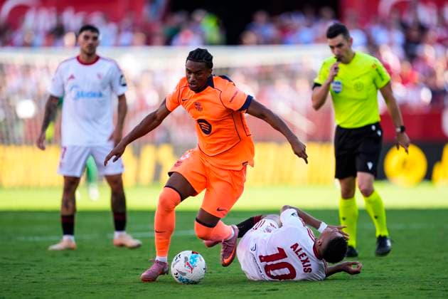 October 5, 2025, Sevilla, Sevilla, SPAIN: Alejandro Balde of FC Barcelona, Barca in action during the Spanish league, LaLiga EA Sports, football match played between Sevilla FC and FC Barcelona at Ramon Sanchez-Pizjuan stadium on October 5, 2025, in Sevilla, Spain. Sevilla SPAIN - ZUMAa181 20251005_zaa_a181_213 Copyright: xJoaquinxCorcherox
