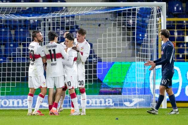 Players of VfB Stuttgart II U21 , cheer about the goal to 1 3, jubilation, goal celebration, celebrate the goal, goal, celebration, cheers about the goal, rejoicing, joy, rejoices, optimistic, positive, game scene, Highlight, Action, Action, 05 10 2025, Sinsheim Germany , Soccer, 3 Liga, TSG 1899 Hoffenheim II VfB Stuttgart II, DFB DFL REGULATIONS PROHIBIT ANY USE OF PHOTOGRAPHS AS IMAGE SEQUENCES AND OR QUASI VIDEO xozx