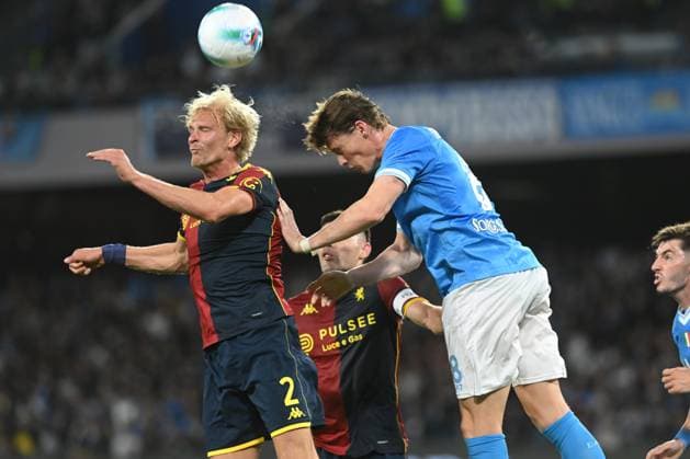 Morten Thorsby of Genoa CFC competes for the ball with Scott McTominay of SSC Napoli during the Serie A Enelive between SSC Napoli vs Genoa CFC at Diego Armando Maradona Stadium  Copyright: xDaniloxGemito IPAxSportx xipa-agency.netx xx IPA_66197677 IPA_Agency_IPA66197677