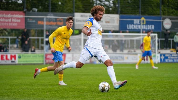 Soccer, Men, Season 2025 2026, Regionalliga Nordost, Matchday 11, FSV 63 Luckenwalde vs FC Carl Zeiss Jena, Saturday 05 10 2025, Werner Seelenbinder Stadion Luckenwalde, In the picture Kevin Lenkfort Jena Brandenburg Germany
