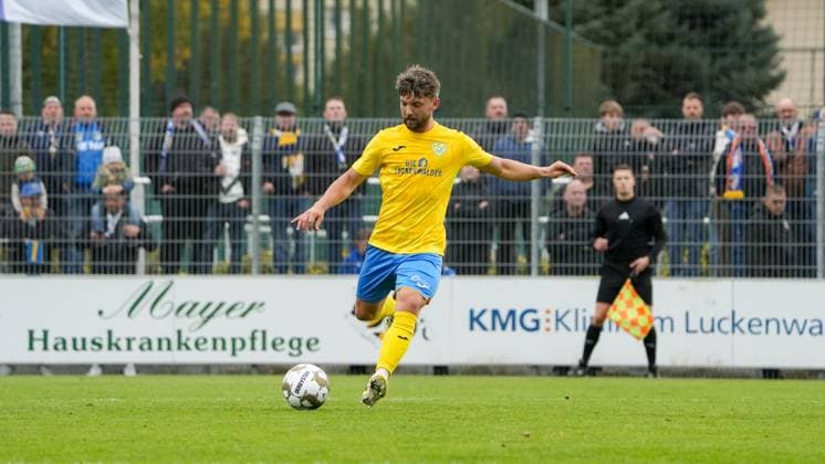 Soccer, Men, Season 2025 2026, Regionalliga Nordost, Matchday 11, FSV 63 Luckenwalde vs FC Carl Zeiss Jena, Saturday 05 10 2025, Werner Seelenbinder Stadion Luckenwalde, In the picture Clemens Koplin Luckenwalde Brandenburg Germany