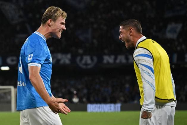 Rasmus Hojlund of S.S.C. Napoli celebrates after scoring the goal of 2-1 during the 6th day of the Serie A Championship between S.S.C. Napoli and Genoa C.F.C. at the Diego Armando Maradona Stadium on October 5, 2025 in Naples, Italy.  Copyright: xDomenicoxCippitelli IPAxSportx xipa-agency.netx xx IPA_66197823 IPA_Agency_IPA66197823