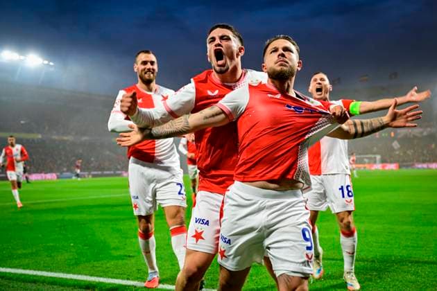 Utkani 11. kola prvni fotbalove ligy: AC Sparta Praha - SK Slavia Praha, 5. rijna 2025, Praha. Vasil Kusej ze Slavie (vpravo) se raduje z golu. Vlevo je spoluhrac Christos Zafeiris. (CTKxPhoto VitxSimanek) CTKPhotoP2025100507559  CTKPhotoP2025100507559