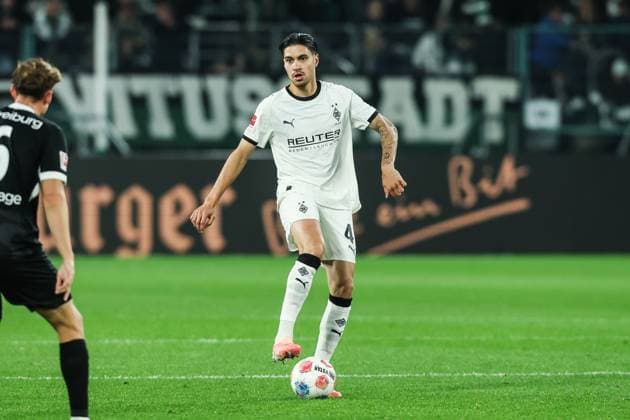 Sports, Football, Bundesliga Season 2025 2026 6 Matchday Borussia Mönchengladbach SC Freiburg 05 10 2025, BORUSSIA PARK Kevin Diks Borussia Mönchengladbach, 4 Mönchengladbach BORUSSIA PARK North Rhine-Westphalia Germany