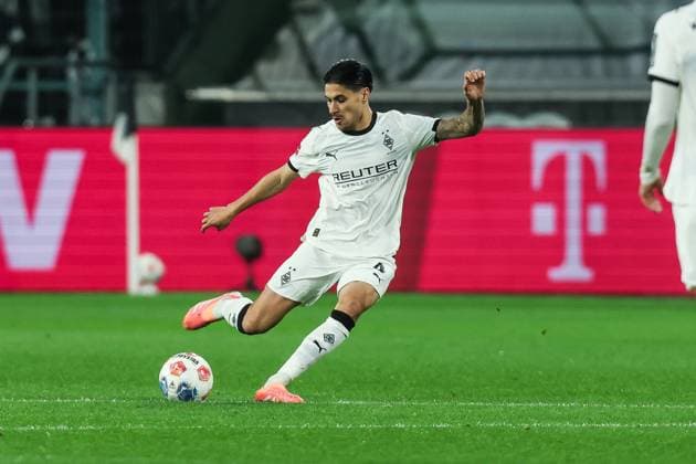 Sports, Football, Bundesliga Season 2025 2026 6 Matchday Borussia Mönchengladbach SC Freiburg 05 10 2025, BORUSSIA PARK Kevin Diks Borussia Mönchengladbach, 4 Mönchengladbach BORUSSIA PARK North Rhine-Westphalia Germany