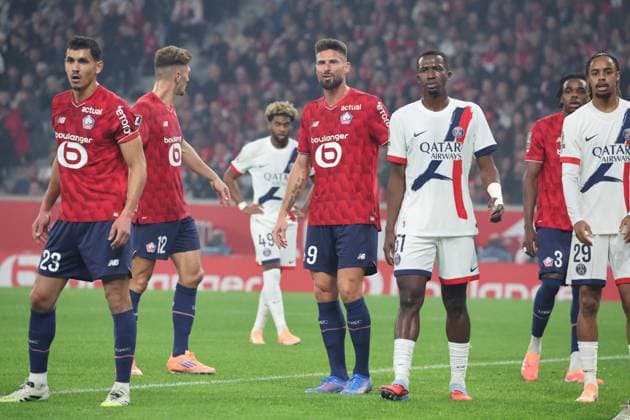 FOOTBALL : LOSC Lille vs PSG - Ligue 1 J7 - 05 10 2025 Olivier GIROUD (LOSC Lille) lors du match LOSC Lille vs PSG, Ligue 1 J7, Decathlon Arena stade Pierre Mauroy, le 5 octobre 2025 - photo Laurent Sanson PsnewZ  Copyright: xLaurentxSANSONx xPsnewZx