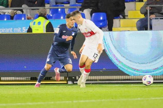 v li in duel Eniz Zeitler TSG Hoffenheim II, 38 , Tim Koehler VfB Stuttgart II, 13 GER, TSG 1899 Hoffenheim II vs VfB Stuttgart II, Football, 3 Liga, Matchday 10, Season 2025 2026, 05 10 2025 DFL DFB REGULATIONS PROHIBIT ANY USE OF PHOTOGRAPHS as IMAGE SEQUENCES and or QUASI VIDEO GER,TSG 1899 Hoffenheim II vs VfB Stuttgart II, Football, 3 Liga, Matchday 10, Season 2025 2026, 05 10 2025 Hoffenheim Copyright: xEibner-Pressefoto JoergxHirschx EP_JHH