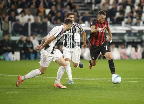 Santiago Gimenez of AC Milan during the Italian Serie A, 2025-2026 season, football match between Juventus FC and AC Milan on 05 October 2025 at Juventus Stadium, Turin, Italy. Photo Nderim Kaceli  Copyright: xNderimxKaceli IPAxSportx xipa-agency.netx xx IPA_66203154 IPA_Agency_IPA66203154