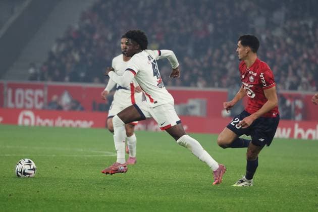 FOOTBALL : LOSC Lille vs PSG - Ligue 1 J7 - 05 10 2025 Quentin NDJANTOU MBITCHA (PSG) lors du match LOSC Lille vs PSG, Ligue 1 J7, Decathlon Arena stade Pierre Mauroy, le 5 octobre 2025 - photo Laurent Sanson PsnewZ  Copyright: xLaurentxSANSONx xPsnewZx