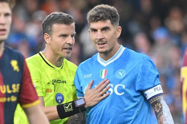 CALCIO - Serie A - SSC Napoli vs Genoa CFC Federico la Penna the referee and Giovanni Di Lorenzo of SSC Napoli during the Serie A Enelive between SSC Napoli vs Genoa CFC at Diego Armando Maradona Stadium Naples Italy  Copyright: xIPAxSport ABACAx