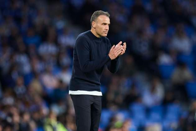 October 5, 2025, San Sebastian, Guipuzcoa, SPAIN: Sergio Francisco head coach of Real Sociedad reacts during the LaLiga EA Sports match between Real Sociedad and Rayo Vallecano at Anoeta on October 5, 2025, in San Sebastian, Spain. San Sebastian SPAIN - ZUMAa181 20251005_zaa_a181_236 Copyright: xRicardoxLarreinax