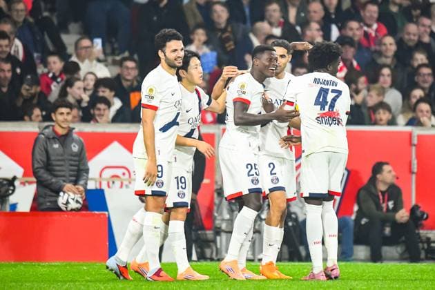 FOOTBALL : Lille OSC vs Paris SG - Ligue 1 - JournÃ e 7 - 05 10 2025 Joie des joueurs du Paris SG apres le but de Nuno Mendes (Paris SG) LilleFrance  Copyright: xBaptistexAutissierx