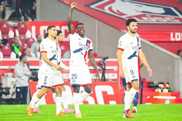 FOOTBALL : Lille OSC vs Paris SG - Ligue 1 - JournÃ e 7 - 05 10 2025 Joie des joueurs du Paris SG apres le but de Nuno Mendes (Paris SG) LilleFrance  Copyright: xBaptistexAutissierx