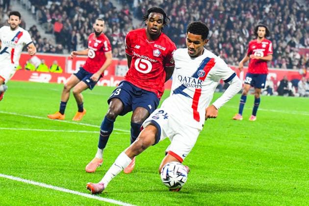 FOOTBALL : Lille OSC vs Paris SG - Ligue 1 - JournÃ e 7 - 05 10 2025 Senny Mayulu (Paris SG) Nathan Ngoy (Lille OSC) LilleFrance  Copyright: xBaptistexAutissierx
