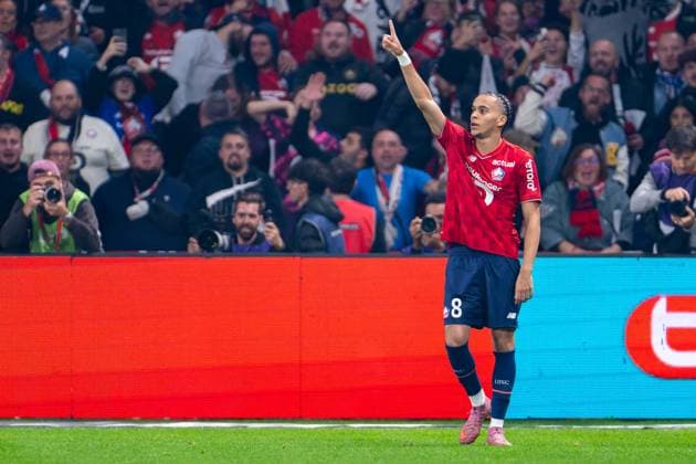 2025-10-05 Lille OSC v Paris Saint-Germain FC - Ligue 1 McDonald s LILLE, FRANCE - OCTOBER 5: Ethan Mbappe of Lille OSC celebrates after scoring the team s first goal during the Ligue 1 McDonald s match between Lille OSC and Paris Saint-Germain FC at Stade Pierre Mauroy on October 5, 2025 in Lille, France. Lille Stade Pierre Mauroy France Content not available for redistribution in The Netherlands directly or indirectly through any third parties. Copyright: xJorisxVerwijstx