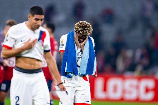 2025-10-05 Lille OSC v Paris Saint-Germain FC - Ligue 1 McDonald s LILLE, FRANCE - OCTOBER 5: Ibrahim M Baye of Paris Saint-Germain looks dejected during the Ligue 1 McDonald s match between Lille OSC and Paris Saint-Germain FC at Stade Pierre Mauroy on October 5, 2025 in Lille, France. Lille Stade Pierre Mauroy France Content not available for redistribution in The Netherlands directly or indirectly through any third parties. Copyright: xJorisxVerwijstx