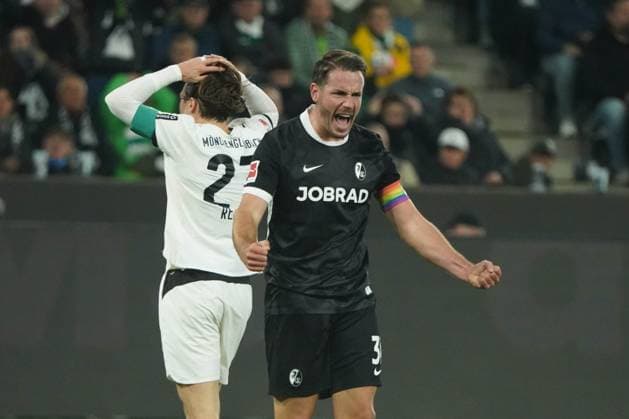 Soccer, 1 BL Season 2025 2026 Borussia Mönchengladbach vs SC Freiburg, 05 10 2025, Stadium in Borussia Park Mönchengladbach, Christian Günter, SC Freiburg, Action, Single image