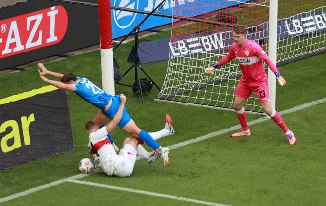 05 10 25 VfB Stuttgart 1 FC Heidenheim Germany, Stuttgart, 05 10 2025, Football, Bundesliga, VfB Stuttgart 1 FC Heidenheim v l Luca Kerber 1 FC Heidenheim , Jeff Chabot VfB Stuttgart