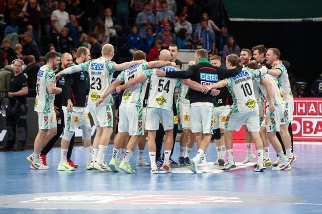 05 10 2025, xtgx, Handball Sport Verein SC Magdeburg v l Magdeburg Cheering about the victory, cheering after the end of the game Hamburg