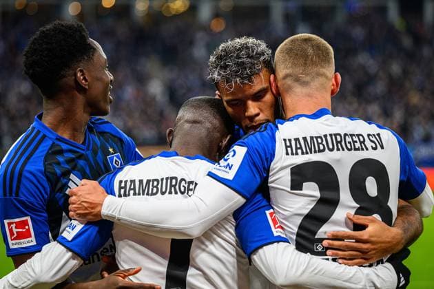 Soccer I Men I Season 2025 2026 I Bundesliga I 6 Matchday I Hamburger SV 1 FSV Mainz 05 I 05 10 2025 Albert Sambi Lokonga 6, Hamburger SV , Jean Luc DompÃ 7, Hamburger SV , Ransford Yeboah Königsdörffer 11, Hamburger SV , Miro Muheim 28, Hamburger SV Hamburg Volksparkstadion Hamburg Germany Copyright: xLobecax xHenningxRohlfsx