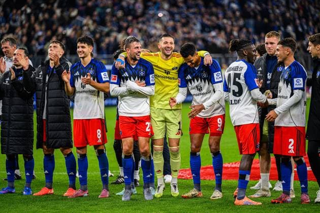 Soccer I Men I Season 2025 2026 I Bundesliga I 6 Matchday I Hamburger SV 1 FSV Mainz 05 I 05 10 2025 Jonas Meffert 23, Hamburger SV , Daniel Heuer Fernandes 1, Hamburger SV , Robert Glatzel 9, Hamburger SV Hamburg Volksparkstadion Hamburg Germany Copyright: xLobecax xHenningxRohlfsx