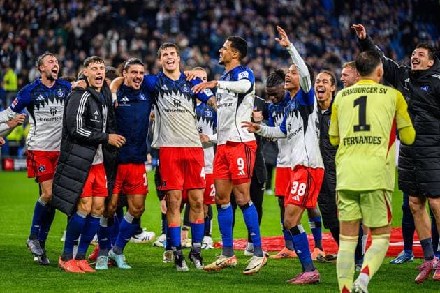 Soccer I Men I Season 2025 2026 I Bundesliga I 6 Matchday I Hamburger SV 1 FSV Mainz 05 I 05 10 2025 Jonas Meffert 23, Hamburger SV , Nicolai Remberg 21, Hamburger SV , Guilherme Ramos 13, Hamburger SV , Luka Vuskovic 44, Hamburger SV , Robert Glatzel 9, Hamburger SV , Alexander Rossing Lelesiit 38, Hamburger SV Hamburg Volksparkstadion Hamburg Germany Copyright: xLobecax xHenningxRohlfsx