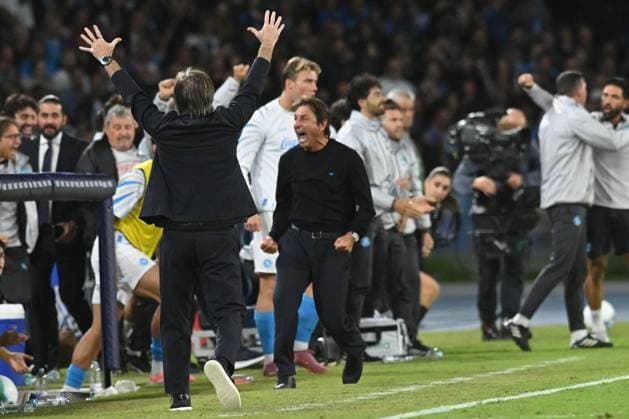 CALCIO - Serie A - SSC Napoli vs Genoa CFC Antonio Conte Coach of SSC Napoli Celebrate the victory at the end of the race during the Serie A Enelive between SSC Napoli vs Genoa CFC at Diego Armando Maradona Stadium Naples Italy  Copyright: xIPAxSport ABACAx