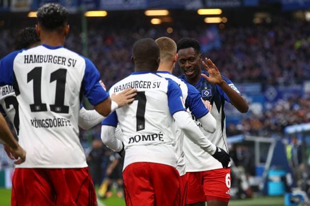 05 10 2025, xtgx, Fussball 1 Bundesliga, Hamburger SV 1 FSV Mainz 05 emspor, v l Albert Sambi Lokonga HSV, 6 Jubel, Torjubel, jubelt ueber das Tor, celebrate the goal, celebration DFL DFB REGULATIONS PROHIBIT ANY USE OF PHOTOGRAPHS as IMAGE SEQUENCES and or QUASI VIDEO Hamburg