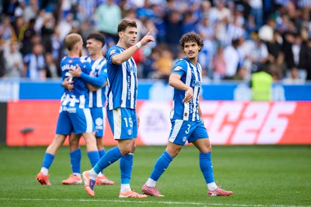 Deportivo Alaves v Elche CF - LaLiga EA Sports Lucas Boye of Deportivo Alaves celebrates after scoring goal during the LaLiga EA Sports match between Deportivo Alaves and Elche CF at Mendizorrotza on October 5, 2025, in Vitoria, Spain. Vitoria Mendizorrotza Basque Country Spain RL_DALVvELCF_000102 Copyright: xRicardoxLarreinax