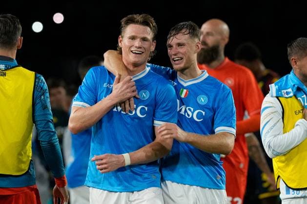 Scott McTominay and Sam Beukema of SSC Napoli celebrate at the end of the Serie A match between SSC Napoli and Genoa CFC at Stadio Diego Armando Maradona Naples Italy on 05 October 2025. Naples Stadio Diego Armando Maradona Naples Italy Copyright: xFrancoxRomanox SP24-1255-137