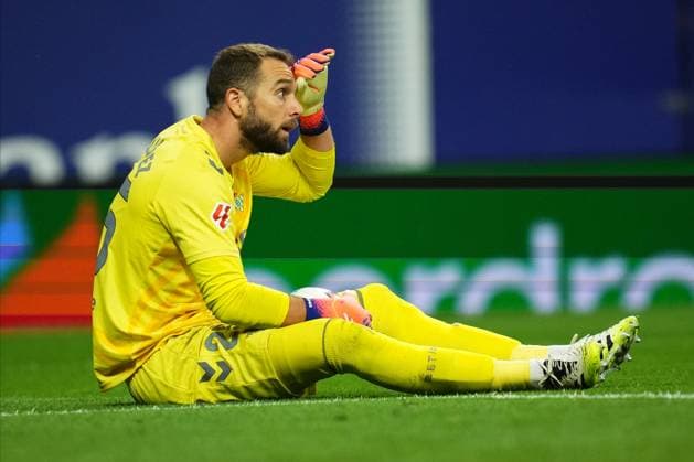 ESP: RCD Espanyol v Real Betis. La Liga EA Sports. Date 8 Pau Lopez of Real Betis during the La Liga EA Sports match between RCD Espanyol and Real Betis played at RCDE Stadium on October 5, 2025 in Barcelona, Spain. kpng Copyright: xBaguxBlancox xPRESSINx PS_251005_ESP_BET_2525_2040