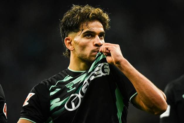 October 5, 2025, Barcelona, Spain, Spain: Abde EZZALZOULI (Ez ABDE) of Real Betis Balompie celebrates his goal during the LaLiga match between RCD Espanyol de Barcelona and Real Betis at RCDE Stadium on October 05, 2025 in Barcelona, Spain. Barcelona Spain - ZUMAm308 20251005_zsp_m308_026 Copyright: xMatthieuxMirvillex