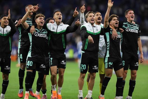 October 5, 2025, Sabadell, Barcelona, Spain: Barcelona Spain 05.10.2025 Real Betis players celebrate the victory during the La Liga EA Sports between Espanyol and Real Betis at RCDE Stadium on 05 October 2025 in Barcelona. Sabadell Spain - ZUMAu50_ 20251005_zsp_u50_053 Copyright: xXavixUrgelesx