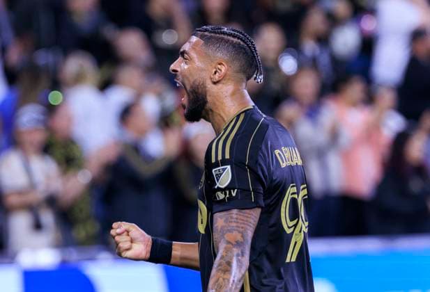 October 5, 2025, Los Angeles, California, USA: Denis Bouanga 99 of the Los Angeles Football Club celebrates his 99th club goal during their regular season MLS, Fussball Herren, USA game against the Atlanta United FC on Sunday October 5, 2025 at the BMO Stadium in Los Angeles, California. LAFC defeats Atlanta United FC, 1-0. ARIANA RUIZ PI Los Angeles USA - ZUMAp124 20251005_zaa_p124_052 Copyright: xArianaxRuizx
