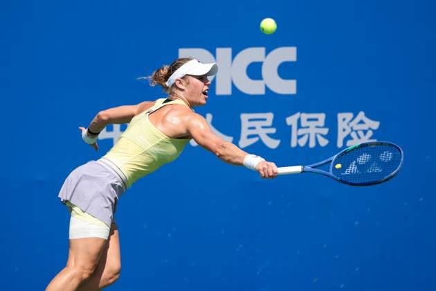 WUHAN, CHINA - OCTOBER 06: Laura Siegemund of Germany returns a shot in the Women s Singles Round of 64 match against Dayana Yastremska of Ukraine on day 3 of 2025 Wuhan Open at Optics Valley International Tennis Center on October 6, 2025 in Wuhan, Hubei Province of China.  Copyright: xVCGx 111595396560
