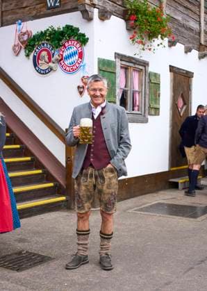 Herbert Hainer, FCB president and Ex CEO Adidas at the visit of the beer festival Oktoberfest of the football team FC BAYERN MÜNCHEN 1.German Football League on October 5, 2025 in Munich, Germany. Season 2025 2026, 1.Bundesliga, IMPORTANT: PUBLICATION ONLY IN GERMANY