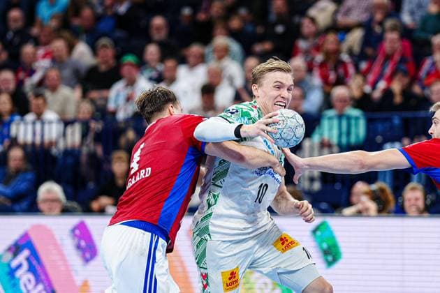 Andreas Magaard Handball Sport Verein Hamburg, 04 , Gisli Kristjansson SC Magdeburg, 10 GER, Handball Sport Verein Hamburg vs SC Magdeburg, Handball, 1 Bundesliga, Matchday 7, Season 2025 2026, 05 10 2025 GER, Handball Sport Verein Hamburg vs SC Magdeburg, Handball, 1 Bundesliga, Matchday 7, Season 2025 2026, 05 10 2025 Hamburg Copyright: xEibner-Pressefoto MarcelxvonxFehrnx EP_MFN