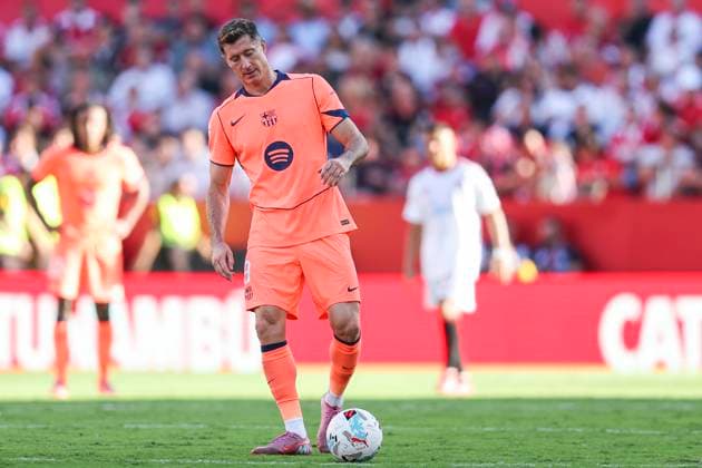 ESP: Sevilla FC - FC Barcelona, Barca La Liga EA Sports. Date 8 Robert Lewandowski of FC Barcelona during the La Liga EA Sports match between Sevilla FC and FC Barcelona played at Ramon Sanchez Pizjuan Stadium on October 5, 2025 in Sevilla, Spain. kpng Copyright: xAntonioxPozox xPRESSINx PS_2501005_SEV_BAR_2526_029