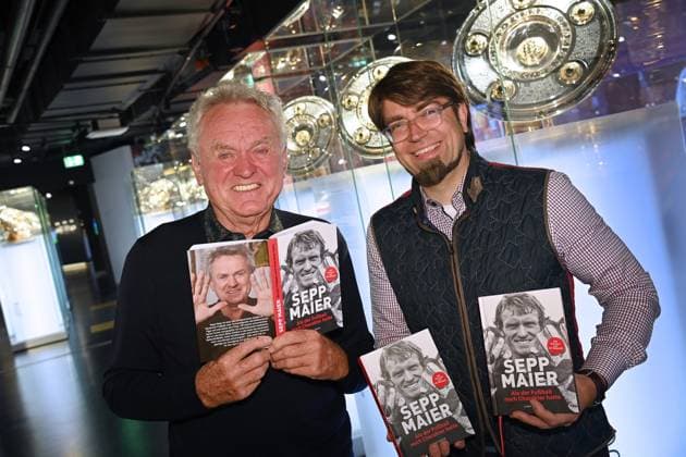 Sepp MAIER and his new book ALS DER FUSSBALL NOCH CHARAKTER HATTE Re Dr Lambert SCHEER Managing Partner Coppenrath Verlag Sepp Maier is someone who has experienced a lot and therefore has a lot to tell His long journey with football is described in his book, which will be published by Coppenrath Verlag on October 8 A TV documentary based on the book is also planned
