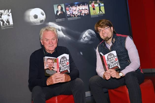 Sepp MAIER and his new book ALS DER FUSSBALL NOCH CHARAKTER HATTE Re Dr Lambert SCHEER Managing Partner Coppenrath Verlag Sepp Maier is someone who has experienced a lot and therefore has a lot to tell His long journey with football is described in his book, which will be published by Coppenrath Verlag on October 8 A TV documentary based on the book is also planned