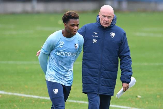 Soccer 1 Bundesliga training VfL Bochum on 06 10 2025 on the training ground at the Vonovia Ruhrstadion in Bochum Farid Alfa Ruprecht Bochum , left Uwe Rösler coach head coach Bochum , right xRx