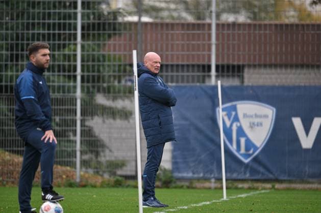 Coach Uwe Rösler VfL Bochum , left Co Coach Alessandro Riedle VfL Bochum 06 10 2025, Football 2 Bundesliga, Season 2025 2026, Training VfL Bochum Bochum North Rhine Westphalia Germany Team2