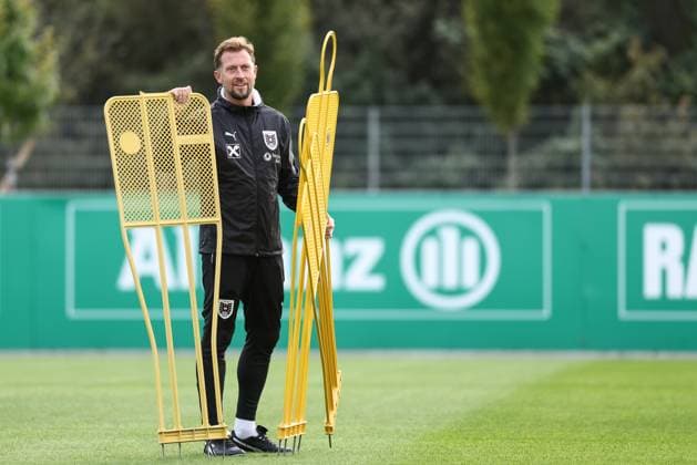 SOCCER - OEFB, training VIENNA,AUSTRIA,06.OCT.25 - SOCCER - OEFB, Oesterreichischer Fussball-Bund, FIFA World Cup, WM, Weltmeisterschaft, Fussball 2026, European Qualifiers, preview, training. Image shows assistant coach Lars Kornetka (AUT).  GEPAxpictures xArminxRauthner