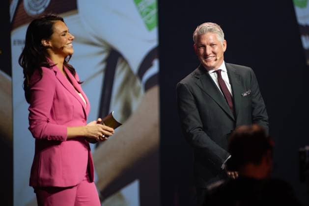 Dortmund on October 6, 2025 HALL OF FAME Award Ceremony 2025 at the German Football Museum f ,l , presenter Esther Sedlaczek, Bastian Schweinsteiger Copyright: JoaquimxFerreira