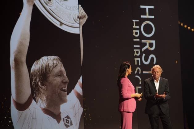 Dortmund on October 6, 2025 HALL OF FAME Award Ceremony 2025 at the German Football Museum f ,l , presenter Esther Sedlaczek, Horst Hrubesch Copyright: JoaquimxFerreira