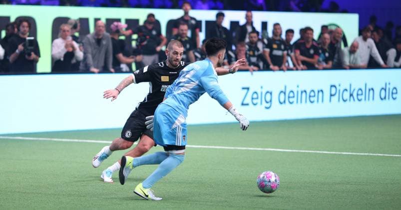 Indoor soccer, The Icon League, season three, match day two at the Sporthalle Hamburg in Alsterdorf Match six Berlin underdogs FC Onefootball Former HSV professional Mladen Petric l on his debut for Onefootball Winterhude Hamburg