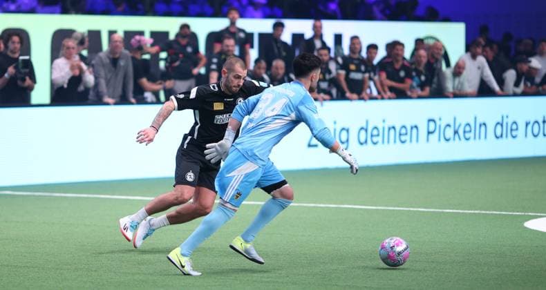 Indoor soccer, The Icon League, season three, match day two at the Sporthalle Hamburg in Alsterdorf Match six Berlin underdogs FC Onefootball Former HSV professional Mladen Petric l on his debut for Onefootball Winterhude Hamburg