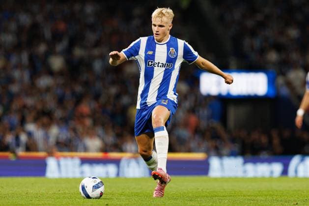 Victor Froholdt seen during Liga Portugal game between teams of FC Porto and SL Benfica at Estadio do Dragao (Maciej Rogowski Ball Raw Images) Porto Estadio do Dragao Portugal Copyright: xMaciejxRogowskix maciejrogowski_fcporto_slbenfica_2526-167