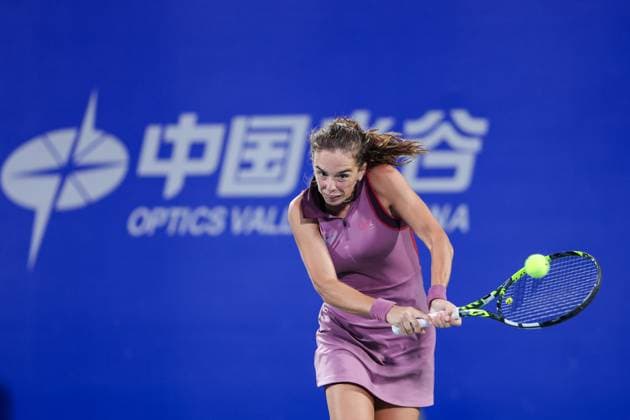 WUHAN, CHINA - OCTOBER 06: Lucia Bronzetti of Italy competes in the Women s Singles Round of 64 match against Yuan Yue of China on day 3 of 2025 Wuhan Open at Optics Valley International Tennis Center on October 6, 2025 in Wuhan, Hubei Province of China.  Copyright: xVCGx 111595462214